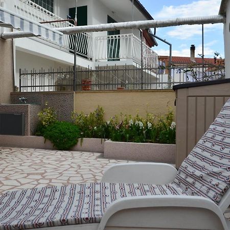 Ma-Lo Apartment Pirovac Luaran gambar