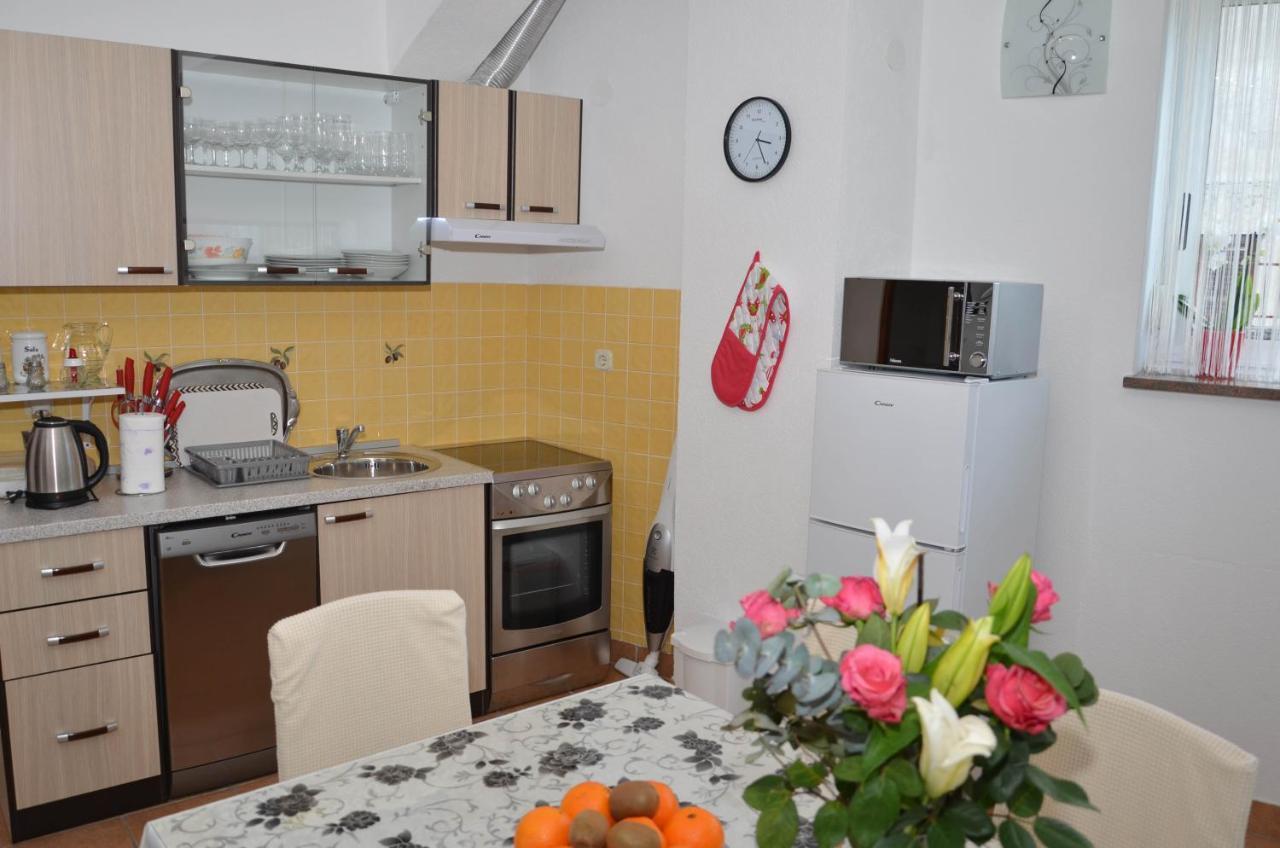 Ma-Lo Apartment Pirovac Luaran gambar