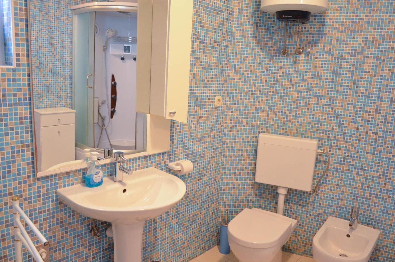 Ma-Lo Apartment Pirovac Luaran gambar